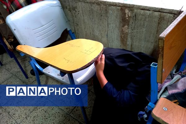 مانور زلزله در دبیرستانه دخترانه شاهد فیض ناحیه 3 شیراز