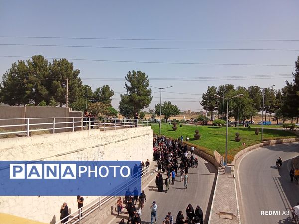 حضور مردم نیشابور در راهپیمایی جاماندگان اربعین حسینی