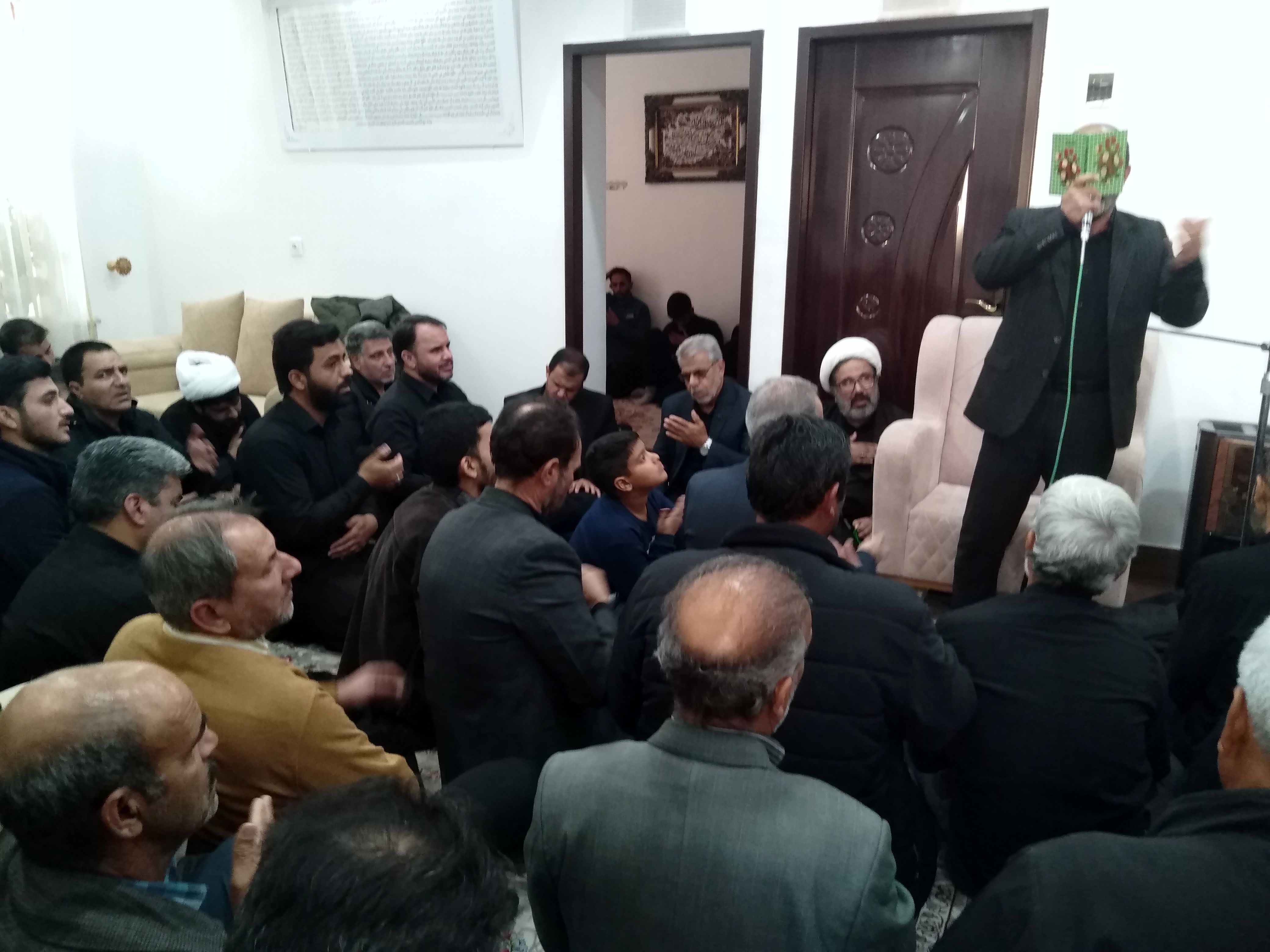 جلسه هفتگی هیات جوانان انصار الحسین هم زمان با عزاداری ایام فاطمیه در شهرستان خلیل‌آباد 
