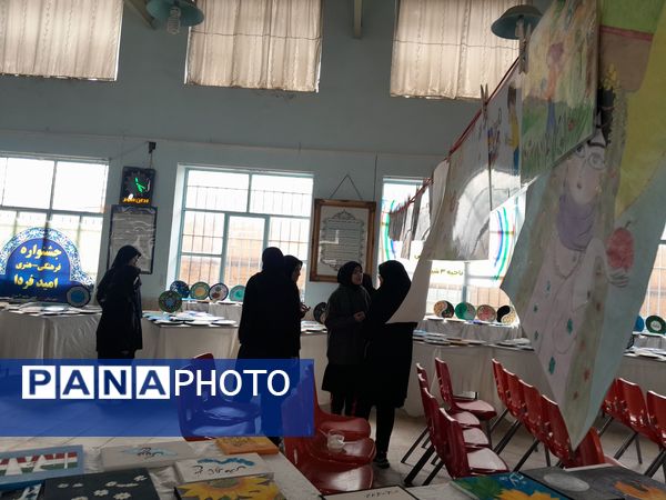 جشنواره فرهنگی هنری "امید فردا" در دبیرستان شاهد فیض ناحیه ۳ شیراز