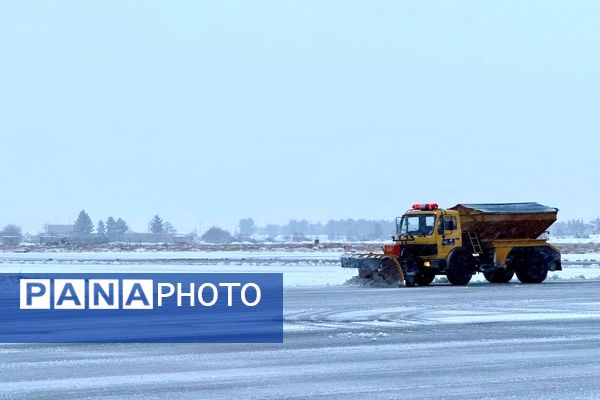 وضعیت فرودگاه بین الملی شهید هاشمی‌نژاد در روزهای برفی مشهد