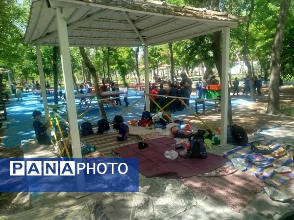 اردوی دانش‌آموزان مدرسه پسرانه مبین در پارک جنگلی شیروان