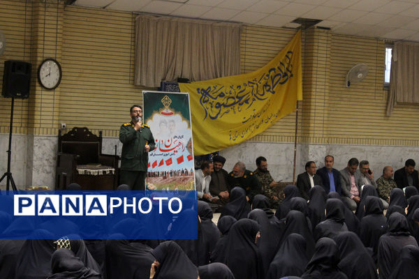 اعزام نخستین گروه از دختران دانش‌آموز ناحیه یک قم به اردوی راهیان نور