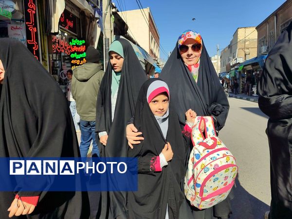 همایش پیاده‌روی مادر دختری به‌مناسبت اعیاد شعبانیه و دهه فجر 