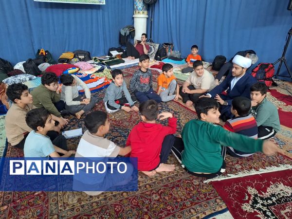 اعتکاف دانش‌آموزی در مسجد جامع قائمشهر