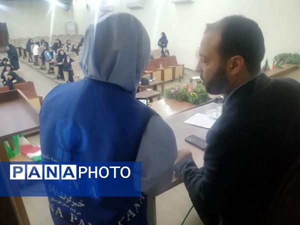 دوره خبرنگاری ویژه دانش‌آموزان دختر و پسر ناحیه یک اهواز 