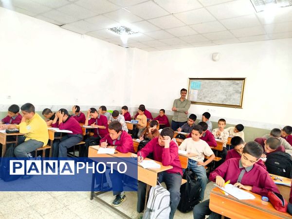 آزمون سنجش در دبیرستان میثاق 
