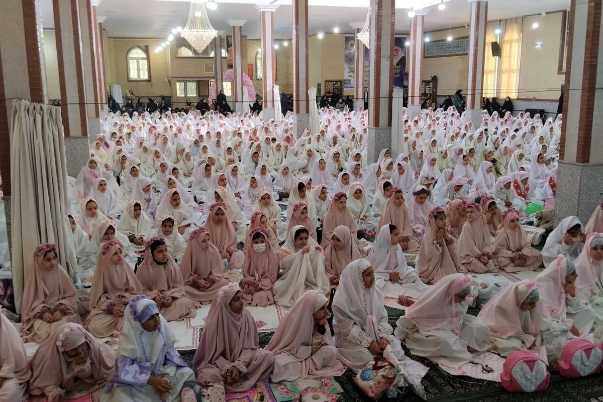 جشن تکلیف هزار دانش‌آموز دختر ناحیه ۳ شیراز