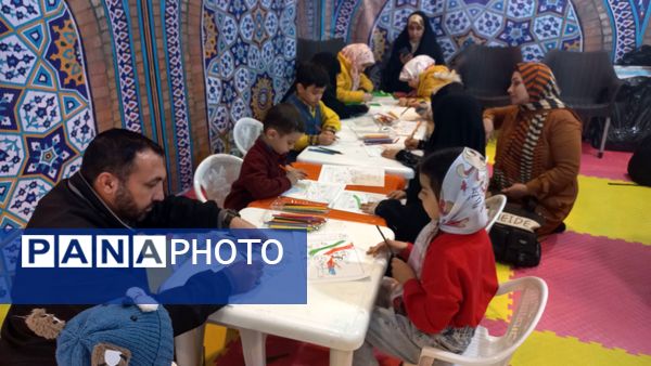 استقبال مردم از نمایشگاه بین المللی قرآن کریم در روز‌های پایانی سال