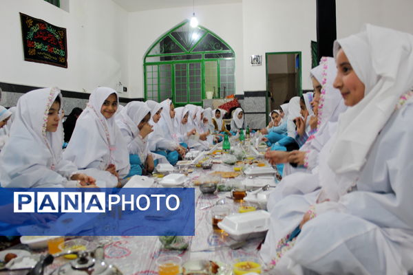 جشن روزه اولی‌ها در دبستان شهید فخرانی شهر درق