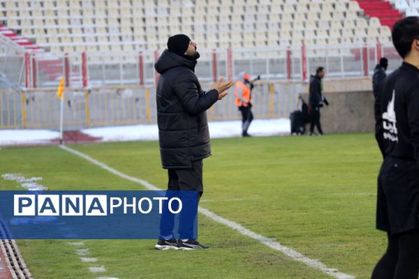 بازی تراکتور و ملوان در تبریز