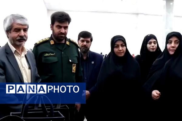 جشنواره تن پوش نور در باقرشهر 