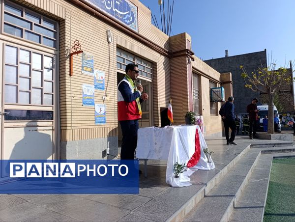 مانور سراسری زلزله در مدرسه دکتر توسلی 