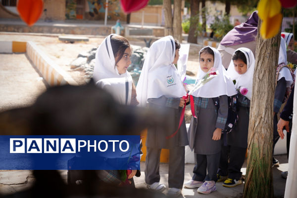 بهار کودکی در آستانه مهر؛ شکوفههای دبستان شمیم فاطمه