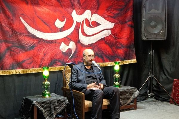 عزاداری دهه دوم محرم در کتاب‌پردازان با سخنرانی جلیل معماریانی