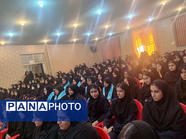 دانش‌آموزان با آرمان شهدا تجدید میثاق کردند