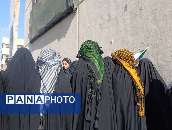 ۱۳ آبان، فریاد شهامت دانش آموزان در مسیر استقلال طلبی و استکبار ستیزی 