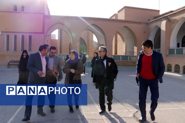 نشست هم‌اندیشی معلمان ژاپنی و یزدی