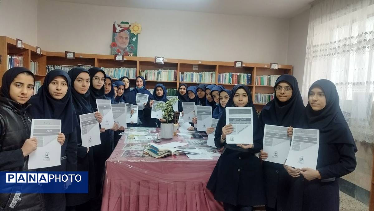 گرامیداشت هفته قرآن ، عترت و نماز در دبیرستان شاهد تکتم 