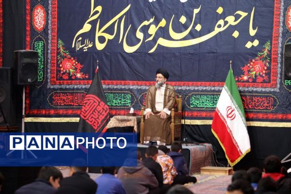 مراسم عزاداری هیئت‌های دانش‌آموزی مدارس پیشوا به مناسبت شهادت امامزاده جعفر(ع) در حرم مطهر آن حضرت