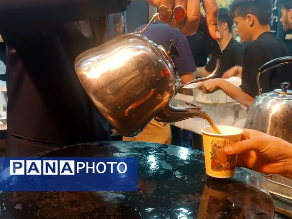 حال و هوای یکی از خیابان های مشهد در شب شهادت امام رضا (ع) 