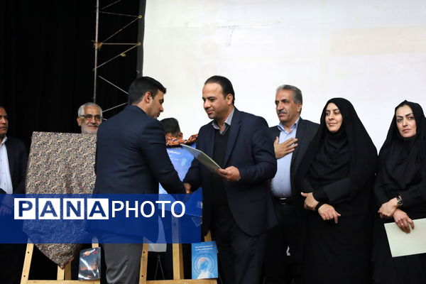 هفته کتاب با «مفاخر قلم» آغاز شد