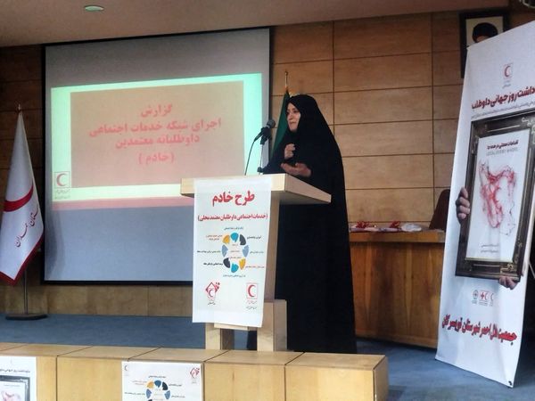 اجرای طرح هر محله یک خادم هلال در تویسرکان