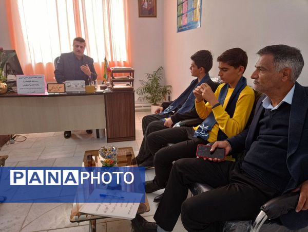 برگزاری اولین جلسه شورای دانش‌آموزی دبیرستان پسرانه متوسطه اول سما شهرستان کاشمر 