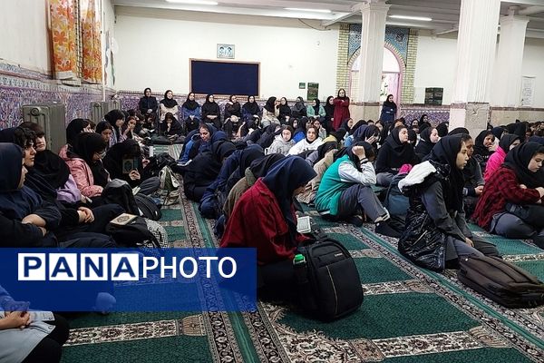 برگزاری مراسم چهلم شهدای معدن طبس در هنرستان فدک ناحیه یک شهرری