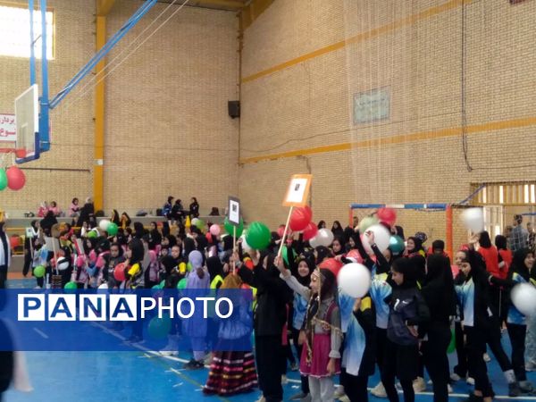 افتتاحیه طرح ملی میدان پویا و مسابقات هندبال در باشگاه غدیر محسن آباد برخوار