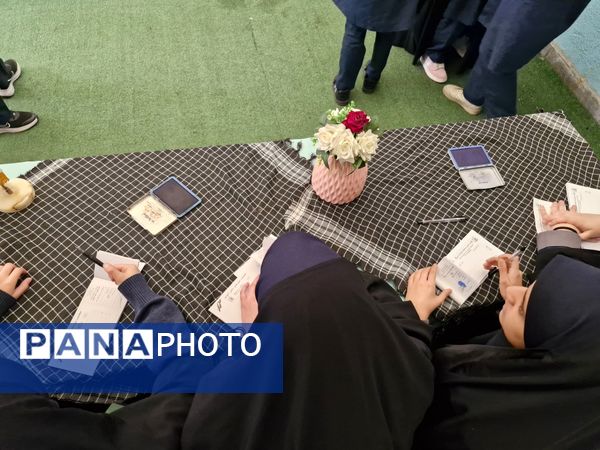 انتخابات پرچمداران حل مسئله ایران مقتدر در مدرسه شاهد شهیده سهام خیام