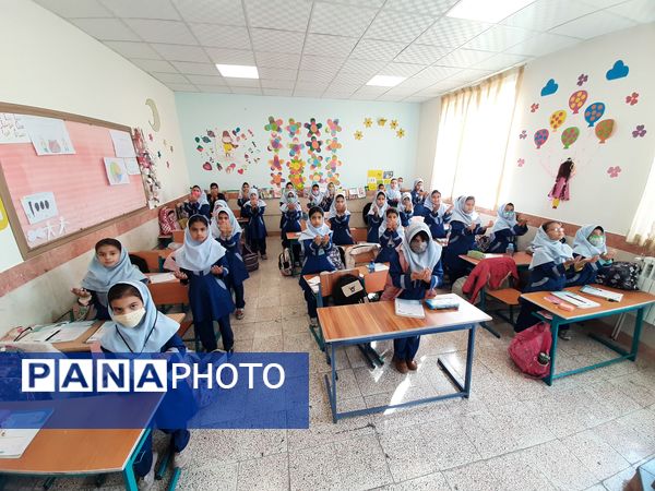 مراسم صبحگاه  دبستان زنده یاد امینی پور 