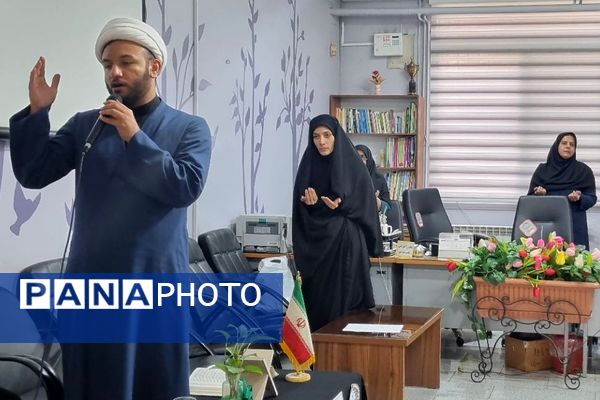 برگزاری مراسم به مناسبت ایام فاطمیه در دبستان راهیان نور ناحیه دو شهرری 