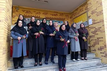 آیین نواختن زنگ مهر  در دبیرستان شاهد قدسیان 