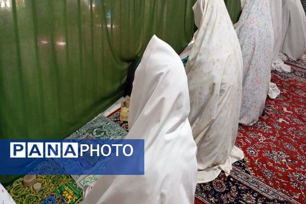اقامه نماز جمعه در هفته دفاع مقدس  در شهر بار نیشابور