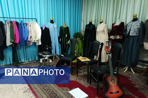 نمایشگاه دست‌سازه‌های خلاق در هنرستان تقوی‌پیشگان بهارستان۲