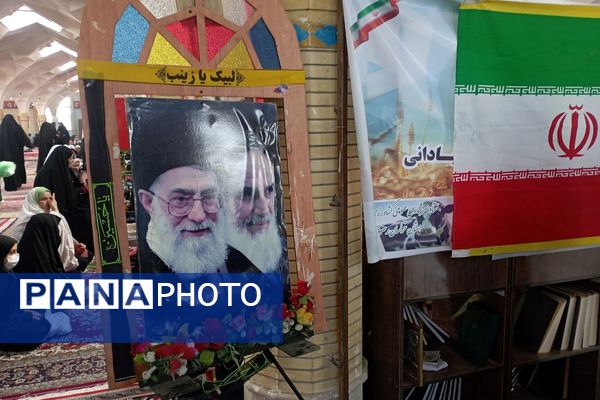 حضور پرشور دانش‌آموزان شهرستان قوچان در برگزاری نماز جمعه 