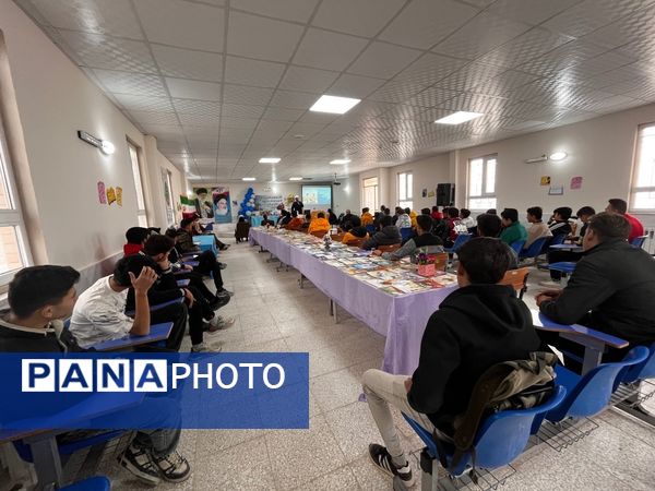 دومین نشست «قاضی در مدرسه» با حضور رئیس دادگستری درگز در هنرستان نوید