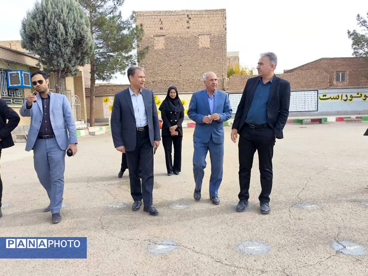 بازدید معاون پرورشی و کارشناس فرهنگی اداره آموزش پرورش  کاشمر از دبستان شهید پسندیده فدافن