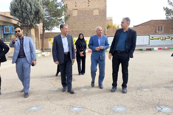 بازدید معاون پرورشی و کارشناس فرهنگی اداره آموزش پرورش  کاشمر از دبستان شهید پسندیده فدافن
