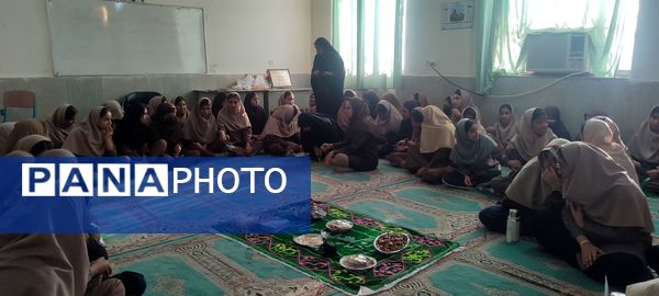 برگزاری مراسم سهشنبههای مهدوی در مدرسه فروغ رضوان