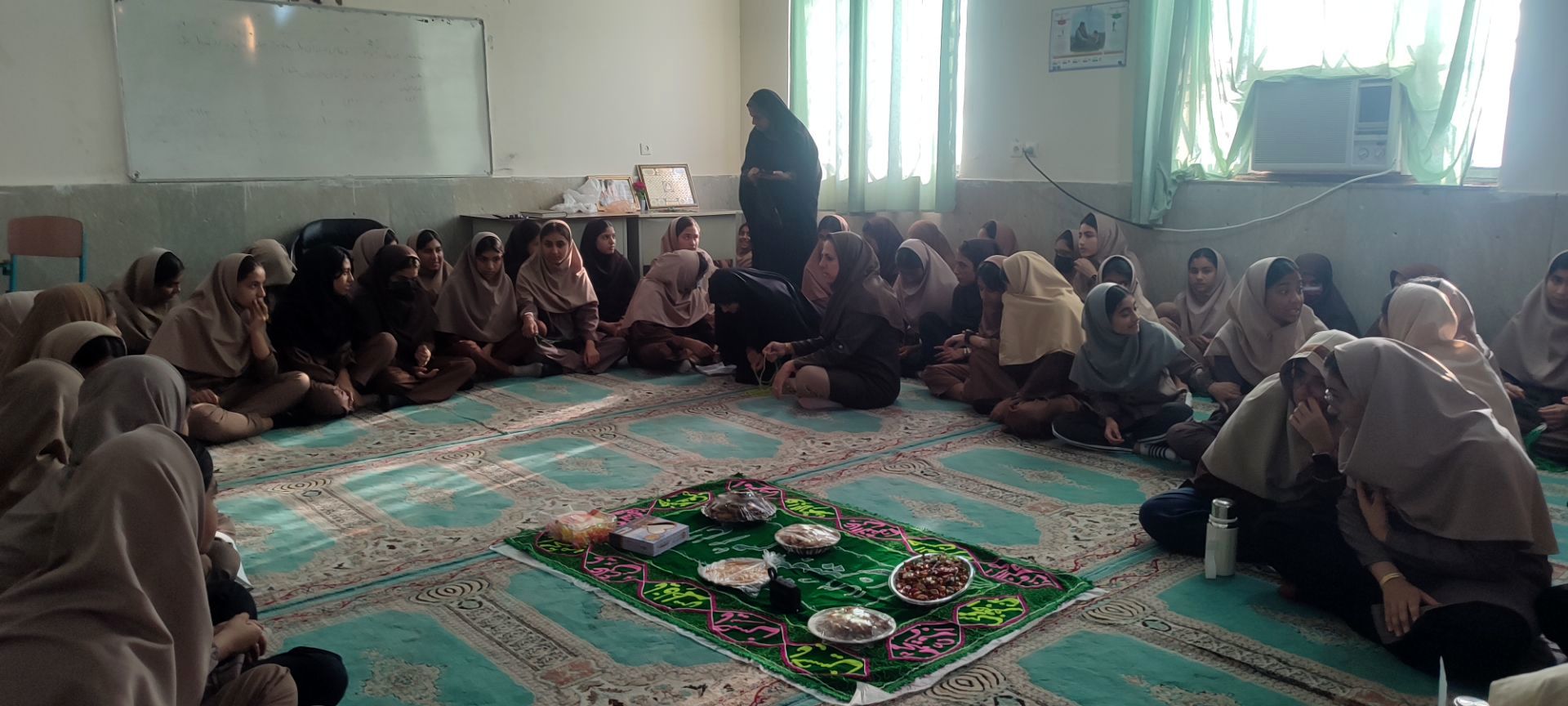 برگزاری مراسم سه‌شنبه‌های مهدوی در مدرسه فروغ رضوان