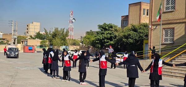 مانور سراسری زلزله در دبیرستان دخترانه نیایش گچساران 