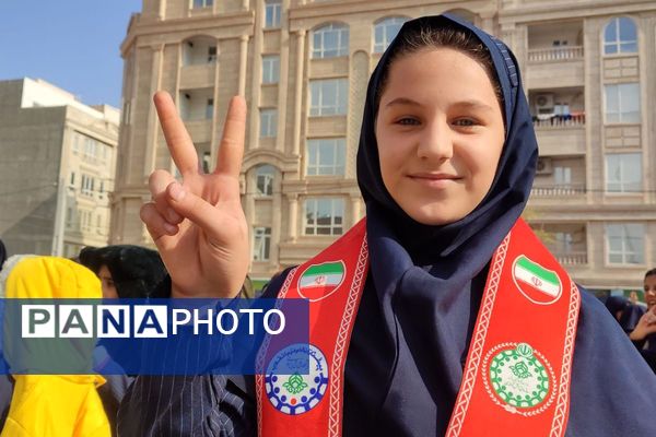 شور وشوق دانش‌آموزان در برنامه صبحگاهی مدرسه مریم بهارستان دو