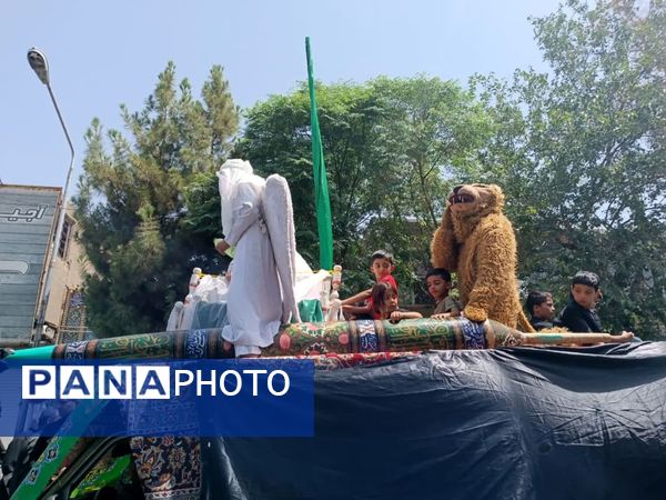 مراسم عزاداری عاشورای حسینی با حضور پرشور مردم و هیات‌های مذهبی شهرستان کاشمر 