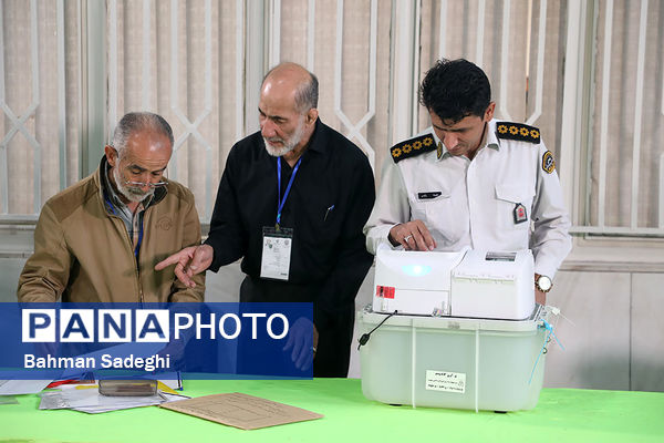 مرحله دوم انتخابات مجلس دوازدهم شورای اسلامی در مسجدالنبی میدان نبوت