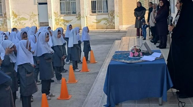 همدلی و همراهی والدین در صبحگاه دبستان علمدار تفت