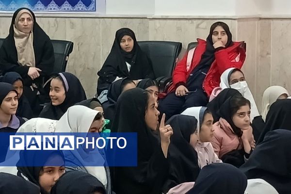 برنامه رویش آدینه با حضور دبستان دخترانه امام مهدی۲  در محمدشهر کرج