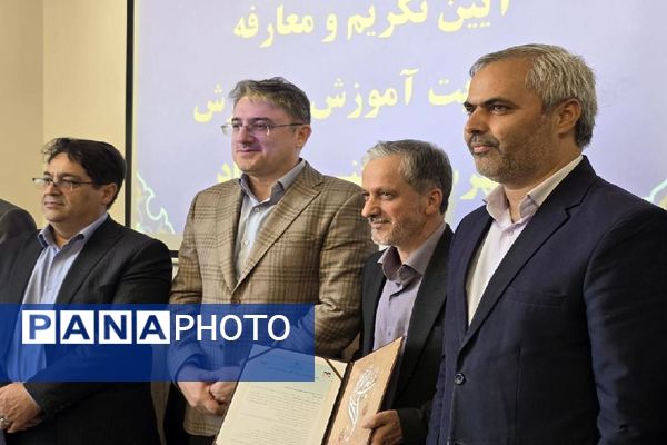 فصل تازه خدمت‌رسانی؛ مهدی ذبیحی بر سکوی مدیریت آموزش و پرورش گناباد