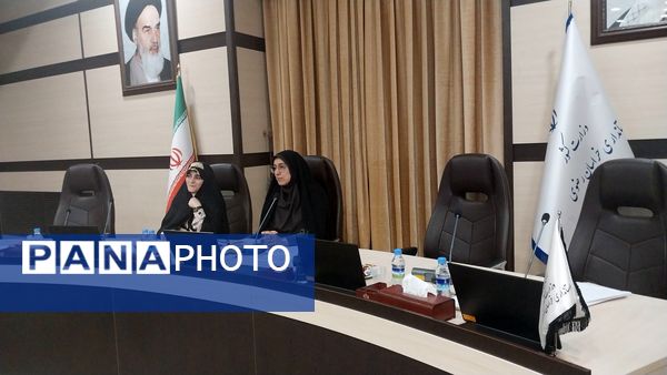 کارگروه دختران نواجوان و جوان مشهد با مشاور معاون رئیس جمهور در امور زنان وخانواده 